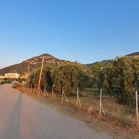 Angela's Luxury Kamena Vourla